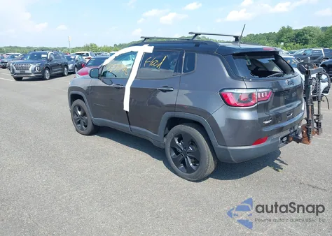 2019 Jeep Compass Latitude из США, поврежденный, VIN 3C4NJDBB1KT746116